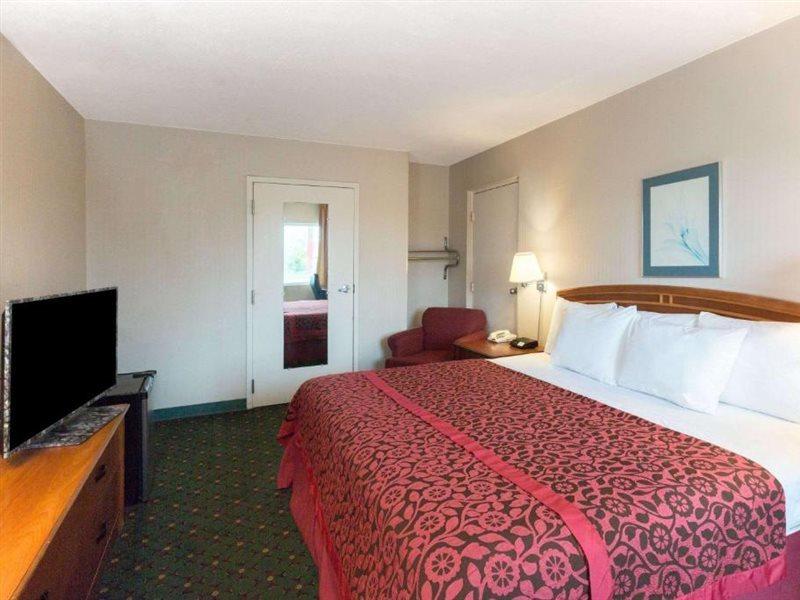 Days Inn By Wyndham Richmond Eksteriør billede