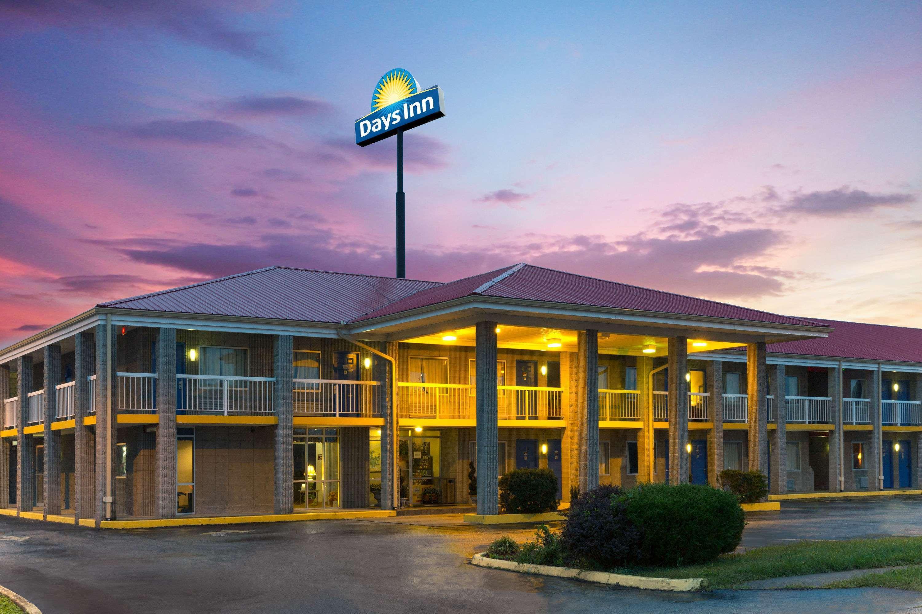 Days Inn By Wyndham Richmond Eksteriør billede