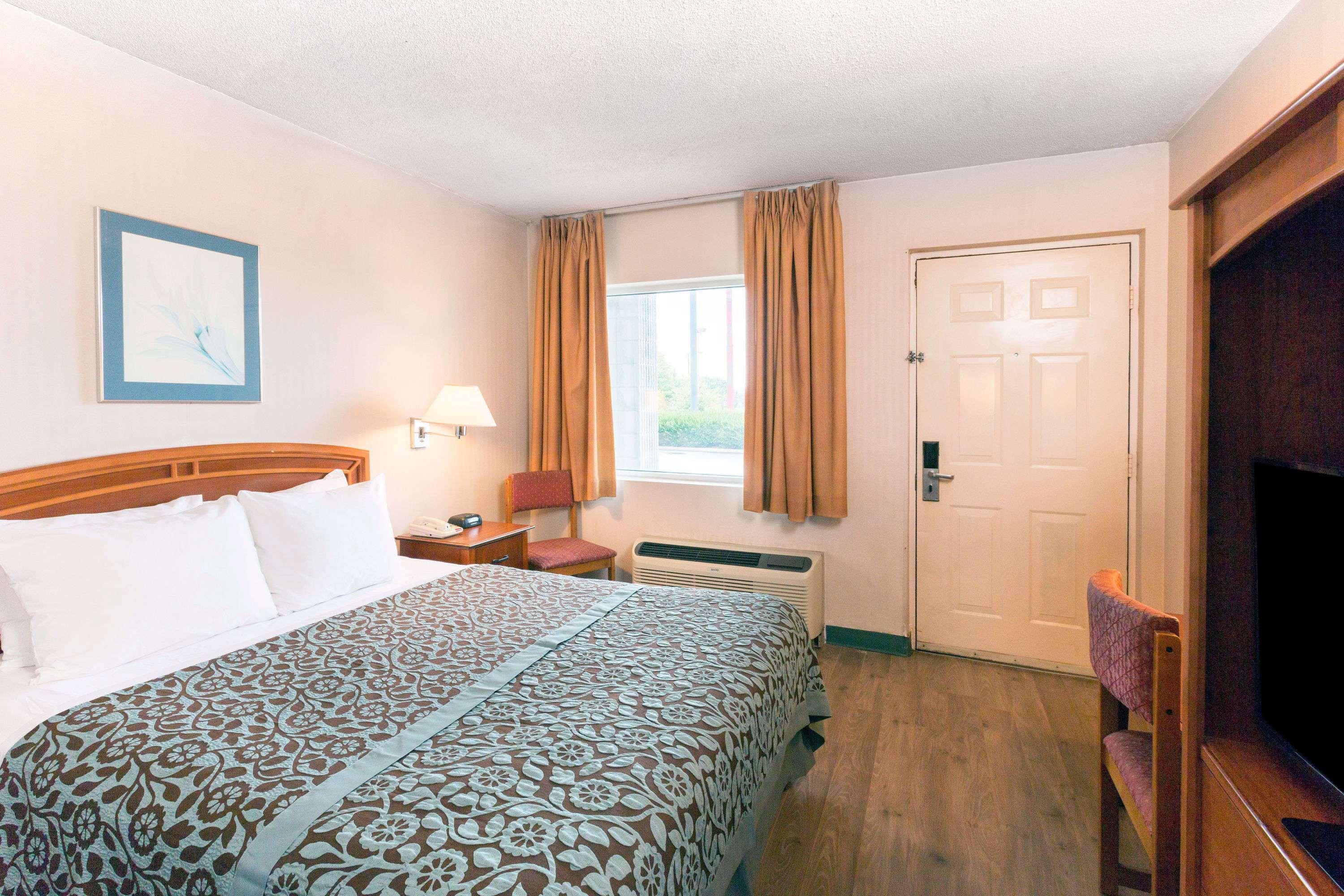 Days Inn By Wyndham Richmond Eksteriør billede