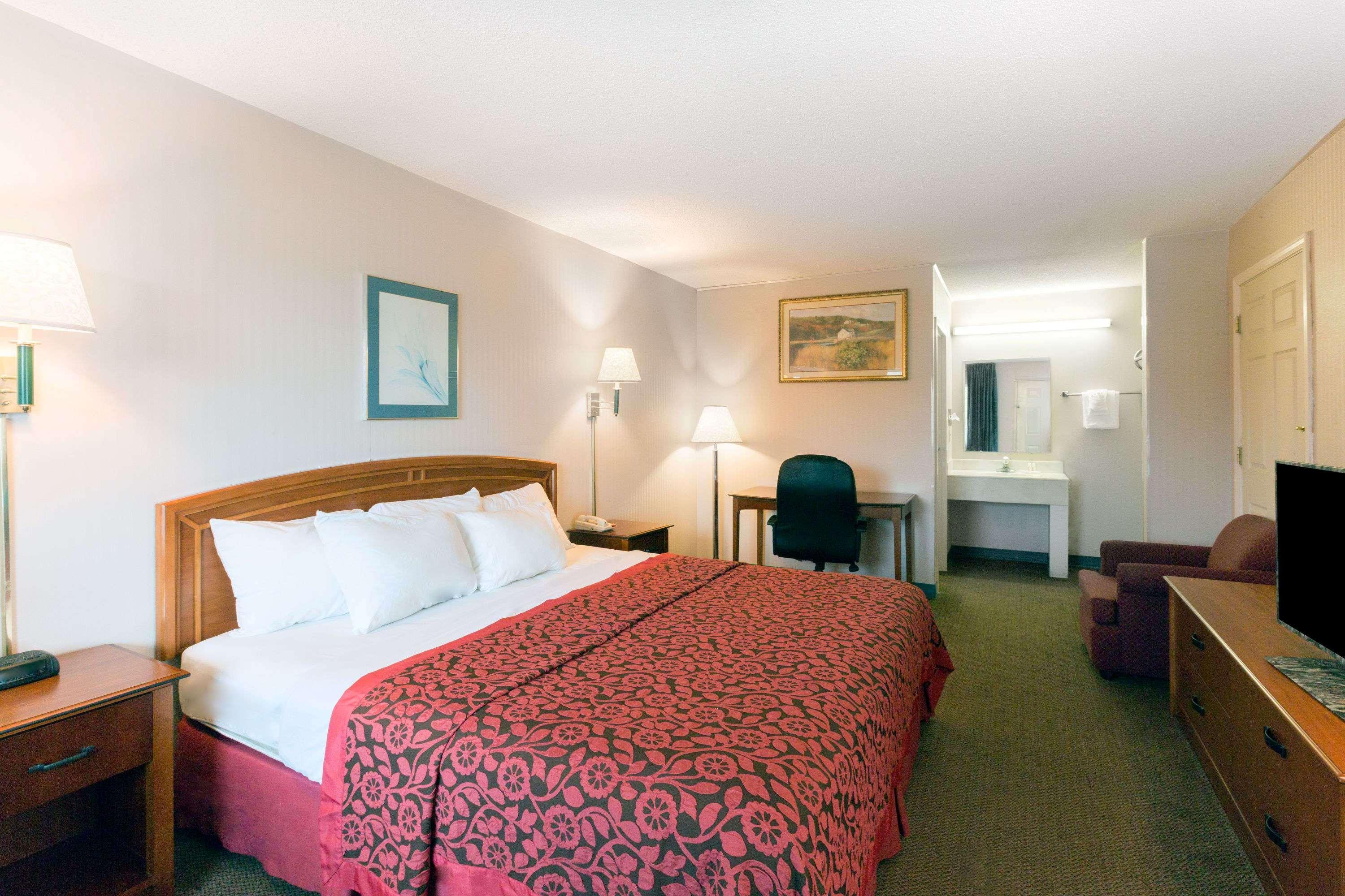 Days Inn By Wyndham Richmond Eksteriør billede