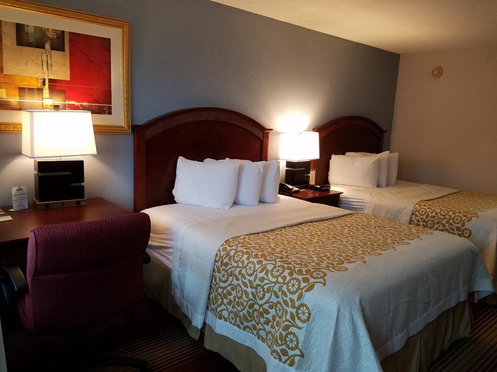 Days Inn By Wyndham Richmond Eksteriør billede